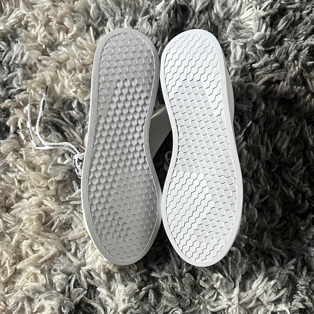 Women’s Adidas Courtpoint Base Sneakers- BRAND NEW - Picture 4 of 8